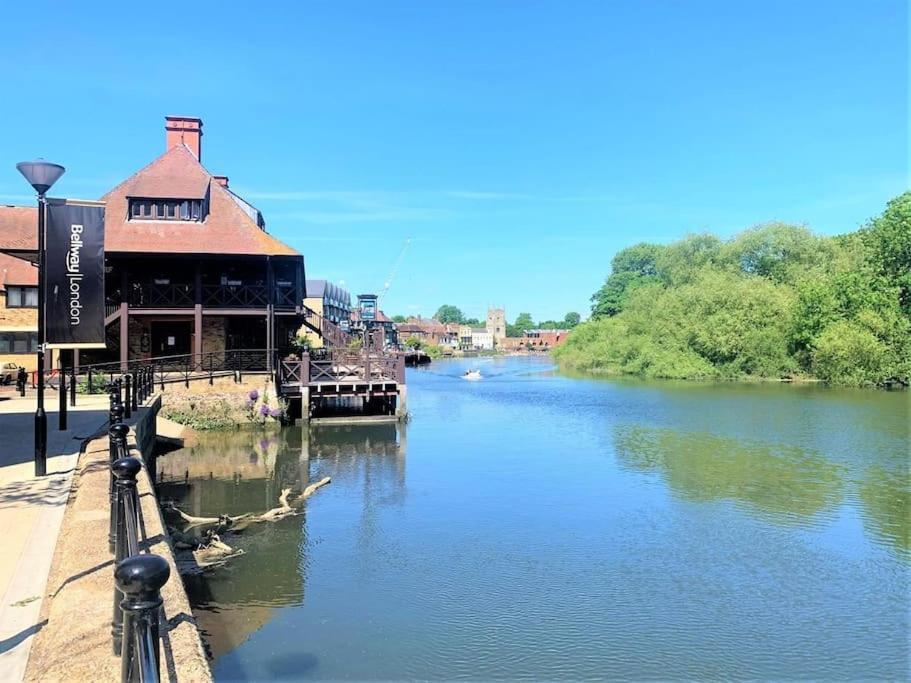 Idyllic Thames Riverside Apartment With Free Parking Isleworth Exterior foto